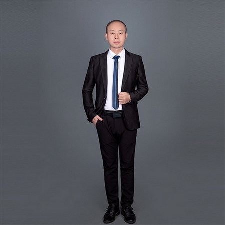 恩施律师刘江工作照